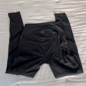 Beyond Yoga Black High Rise Leggings 28" Sz S